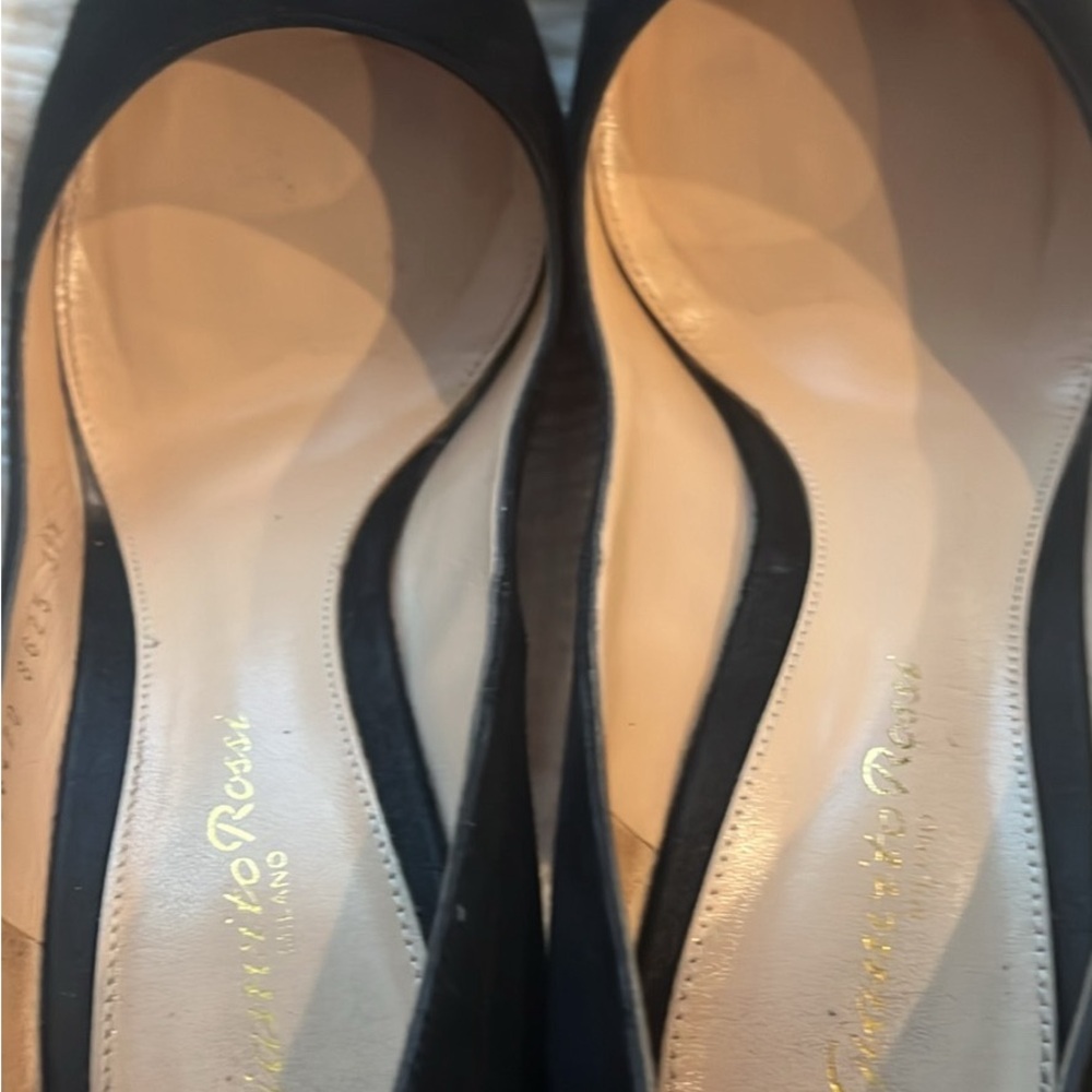Gianvito Rossi Elegant suede Black Heels size 8.5(38.5) - Picture 3 of 5